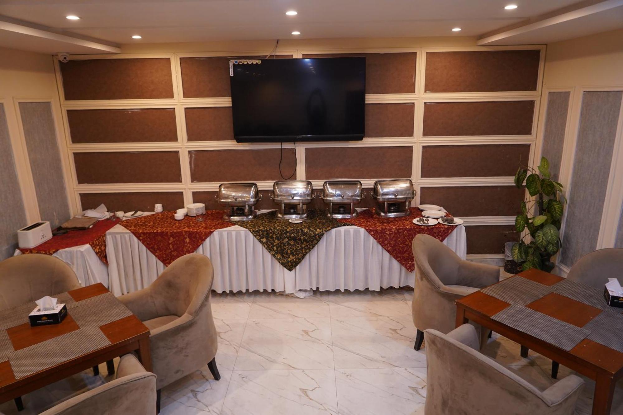 Hotel Avalon Suites Multan Extérieur photo
