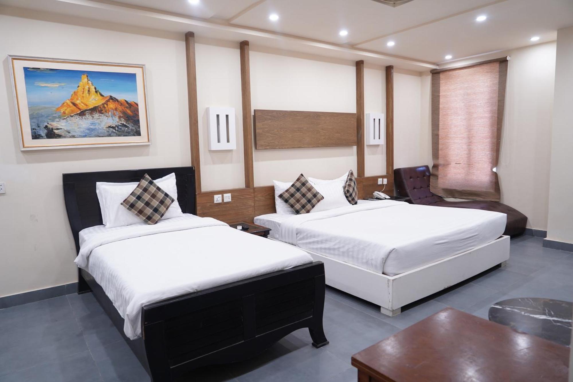Hotel Avalon Suites Multan Extérieur photo