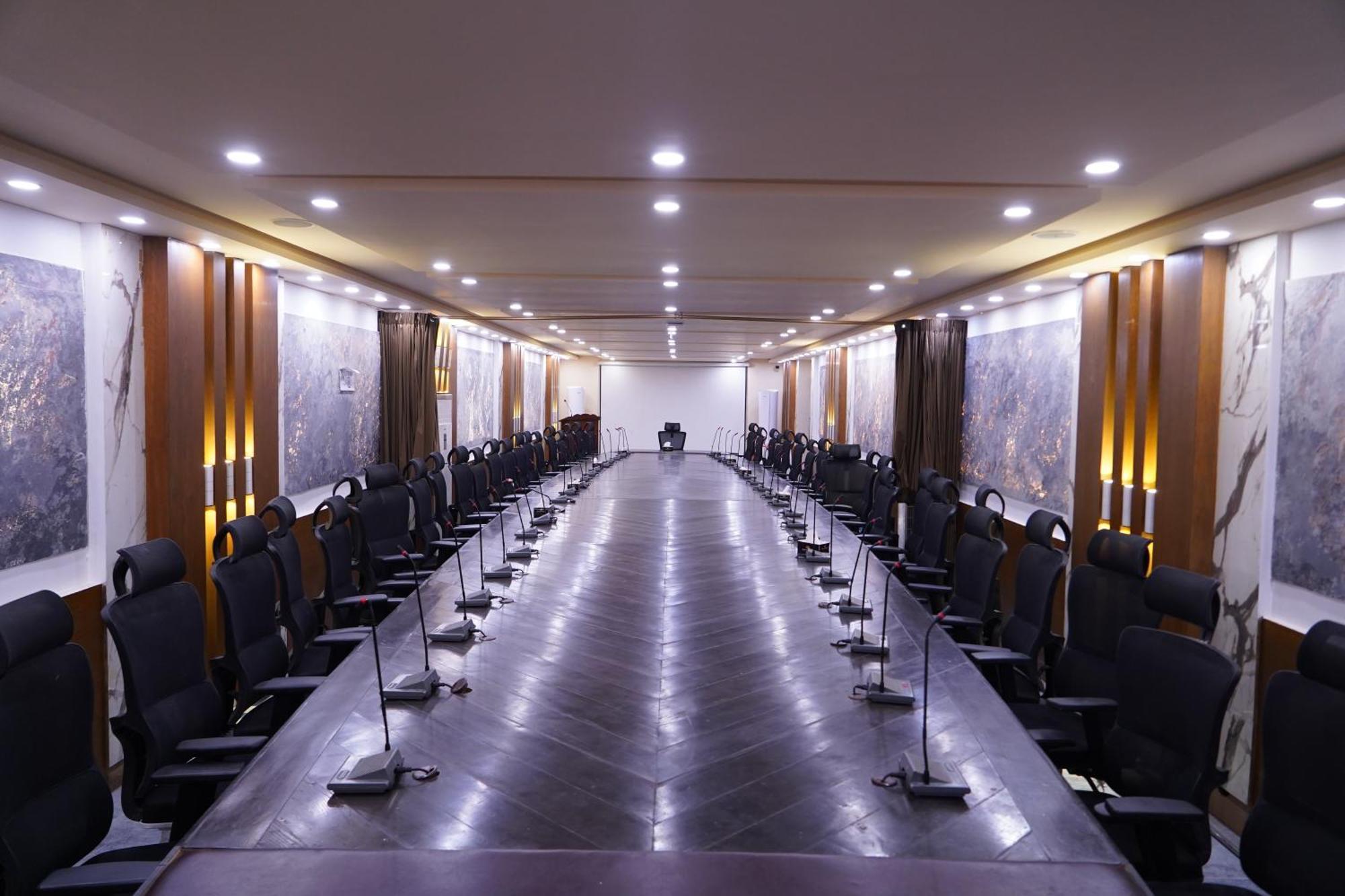 Hotel Avalon Suites Multan Extérieur photo