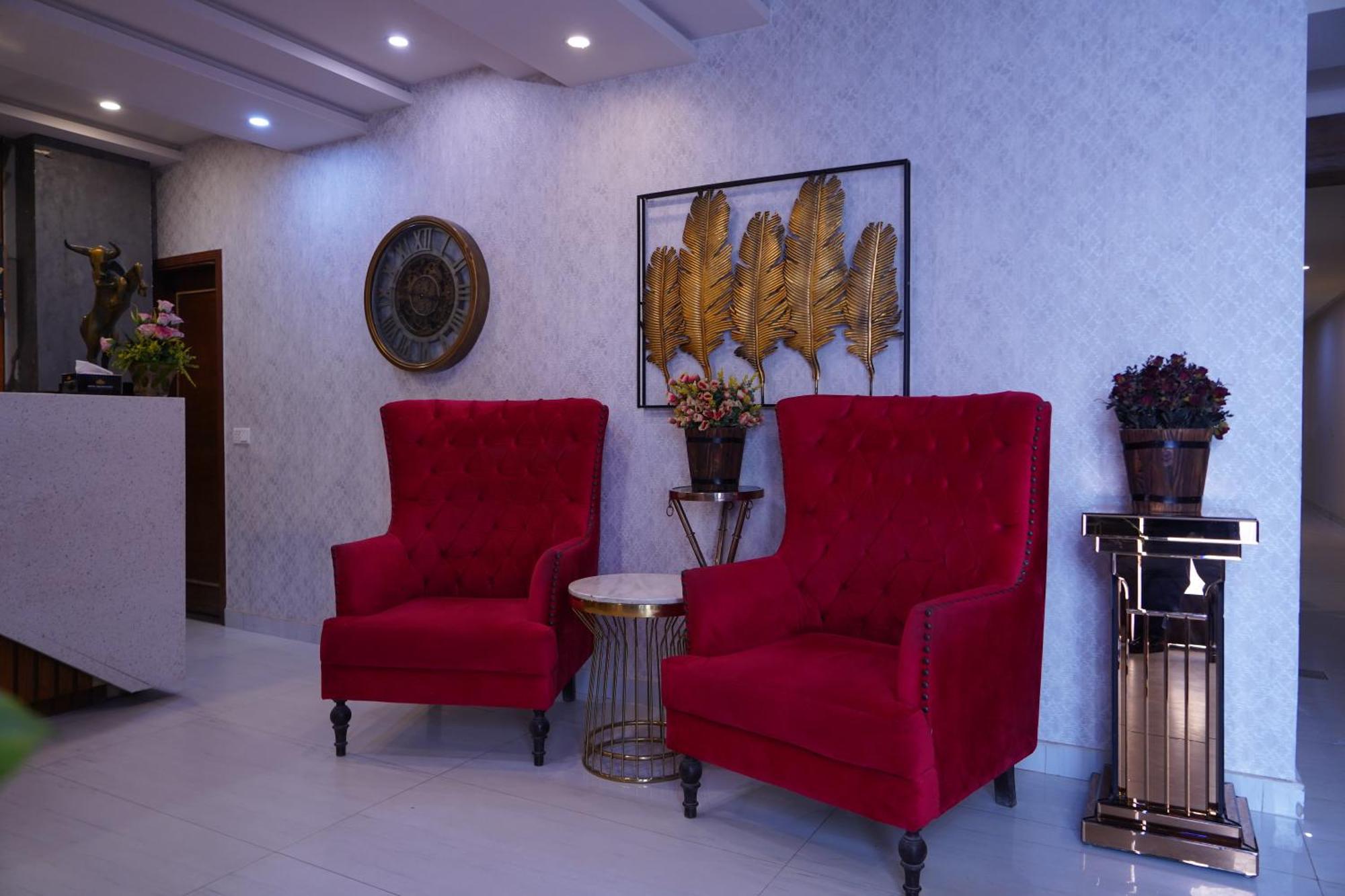 Hotel Avalon Suites Multan Extérieur photo