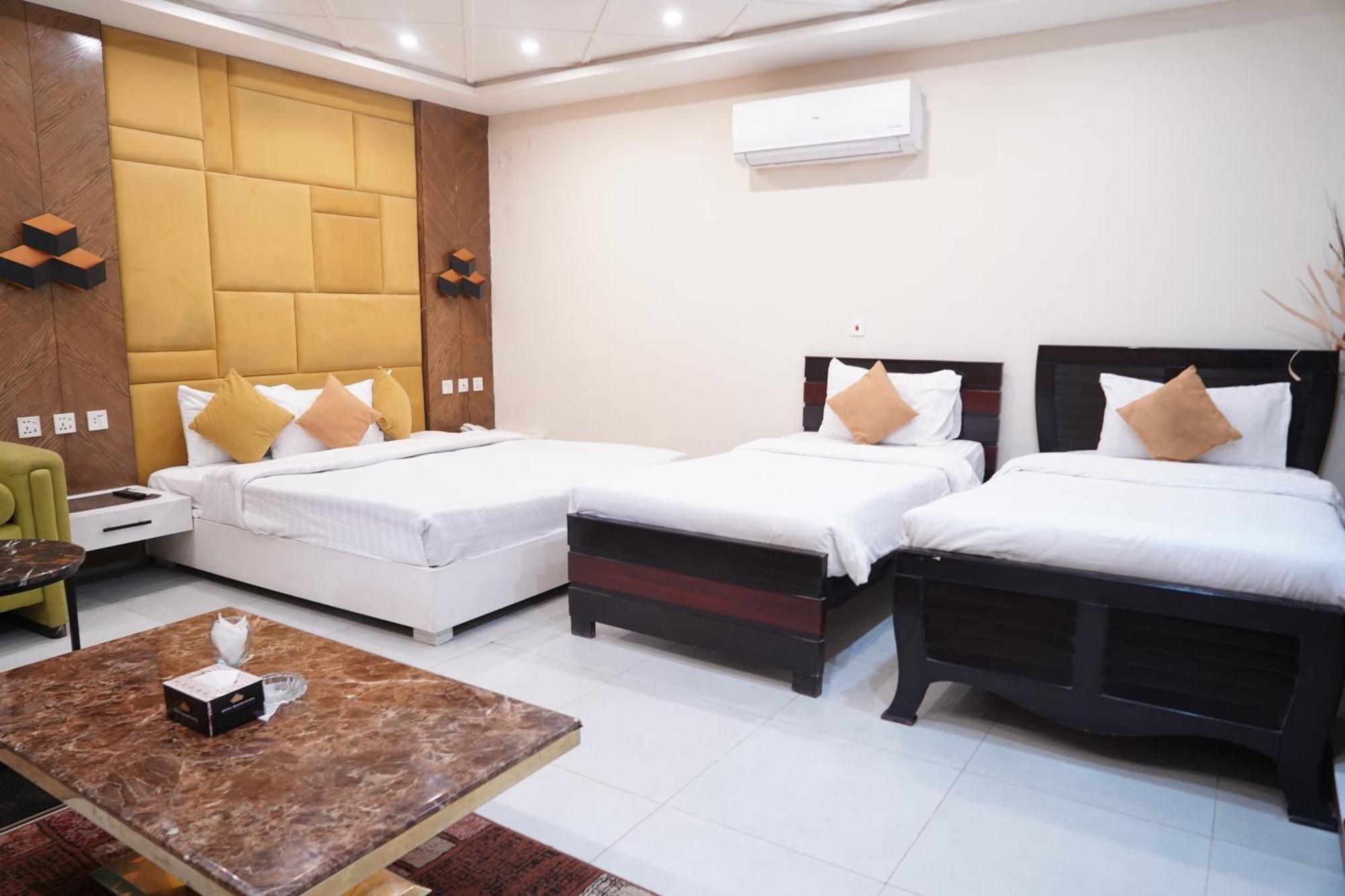 Hotel Avalon Suites Multan Extérieur photo