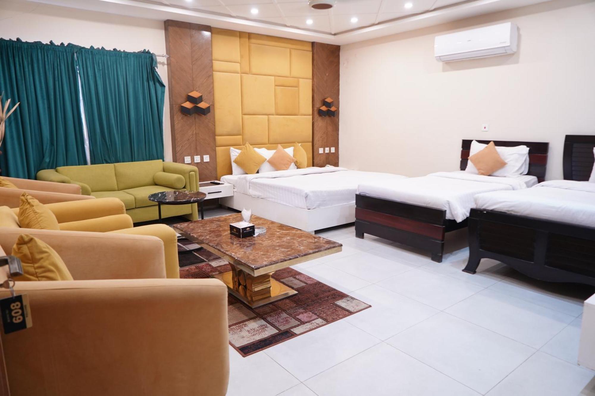 Hotel Avalon Suites Multan Extérieur photo