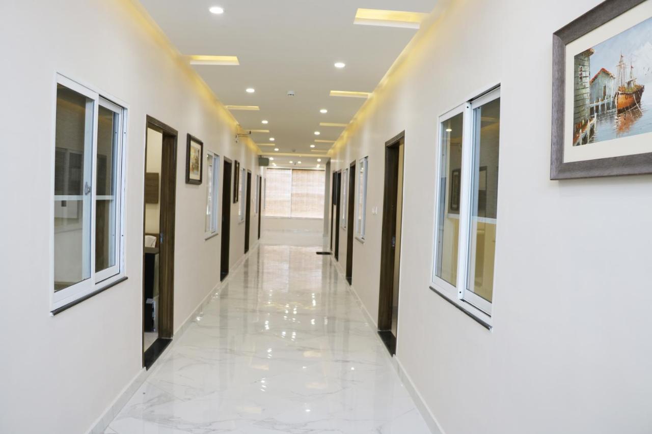 Hotel Avalon Suites Multan Extérieur photo