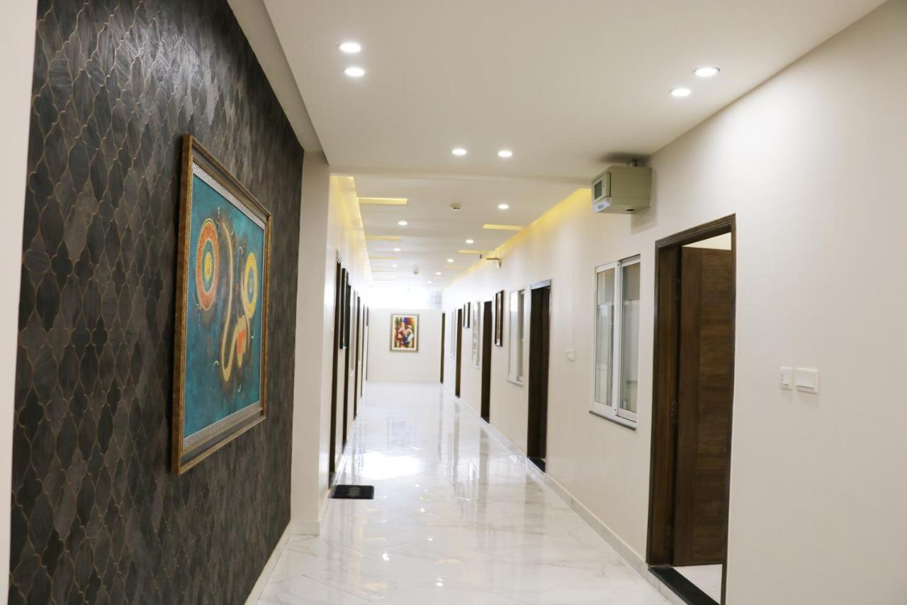 Hotel Avalon Suites Multan Extérieur photo