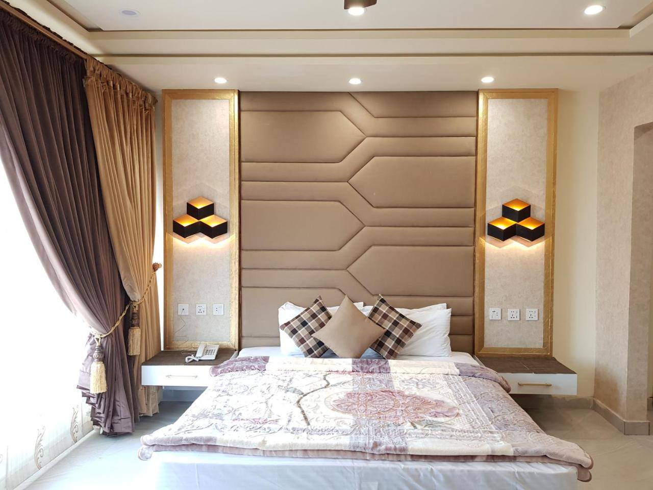 Hotel Avalon Suites Multan Extérieur photo