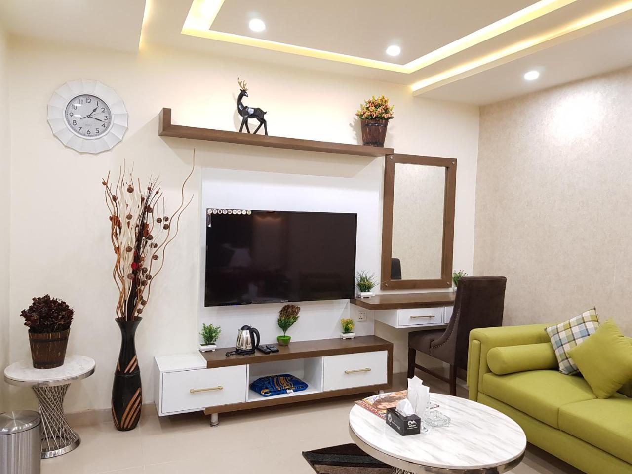 Hotel Avalon Suites Multan Extérieur photo