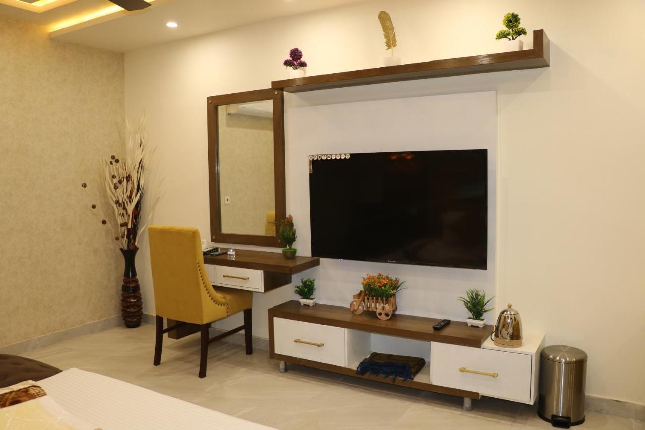 Hotel Avalon Suites Multan Extérieur photo