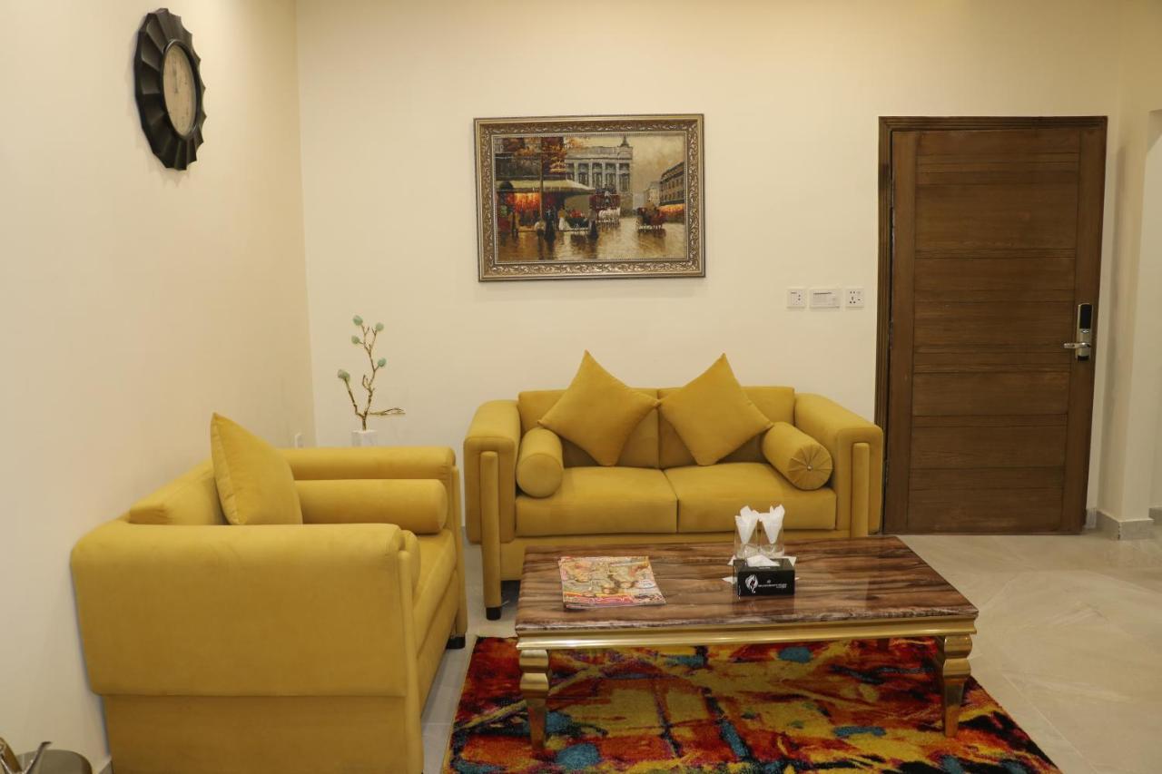 Hotel Avalon Suites Multan Extérieur photo