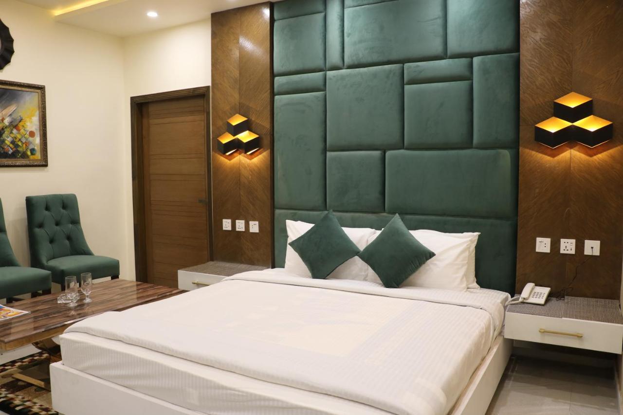 Hotel Avalon Suites Multan Extérieur photo