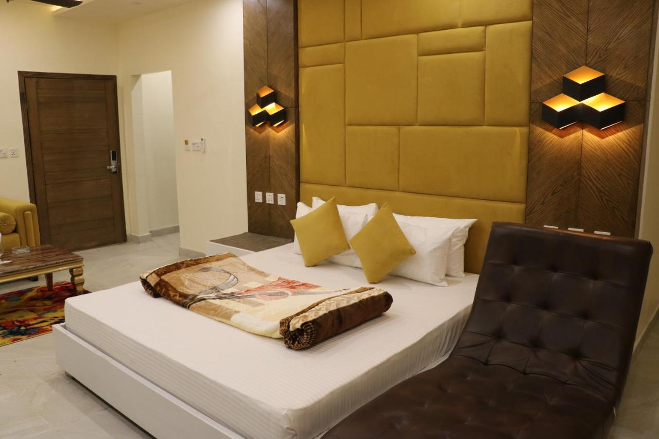 Hotel Avalon Suites Multan Extérieur photo