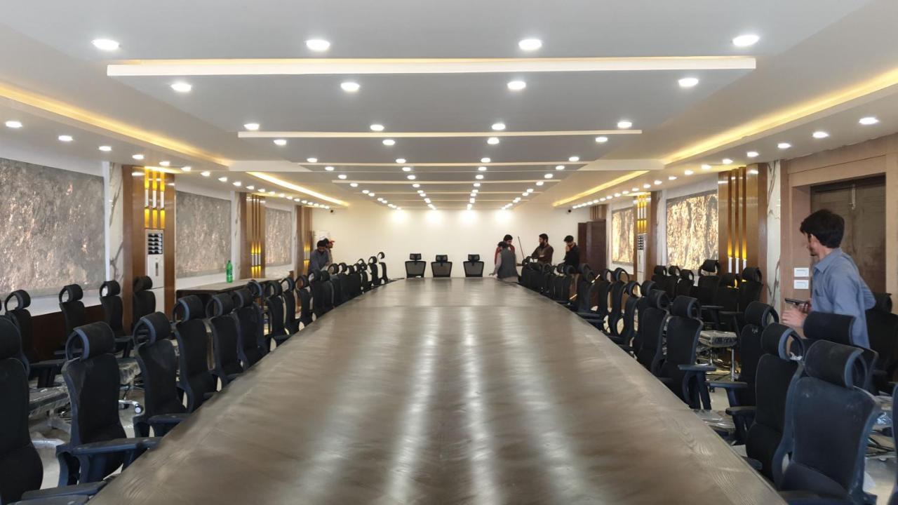 Hotel Avalon Suites Multan Extérieur photo